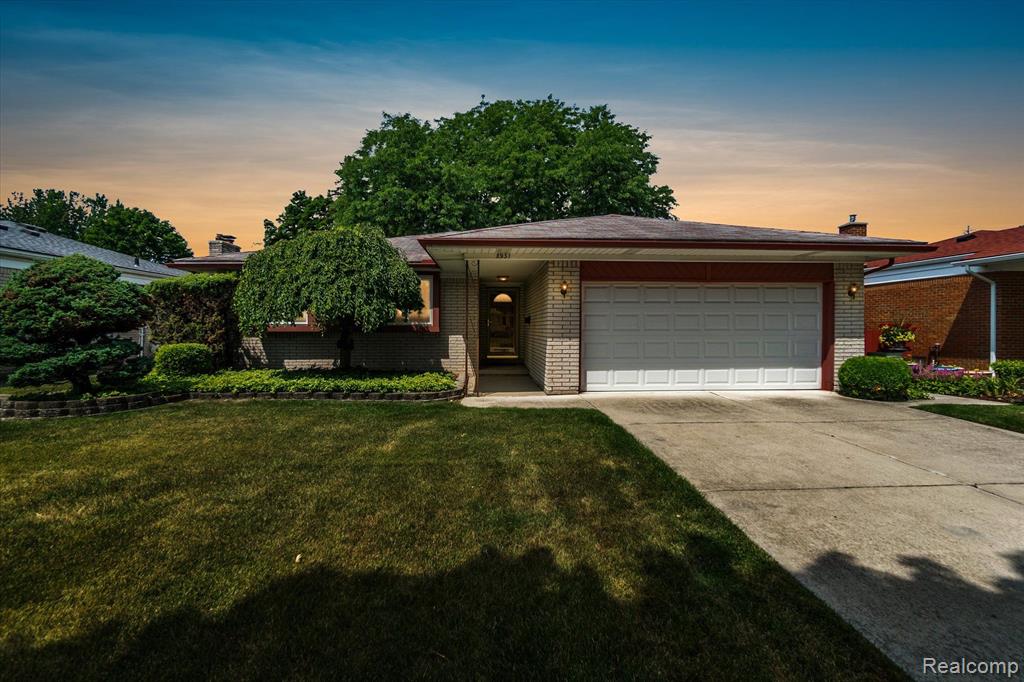 8931 INDEPENDENCE, Sterling Heights, MI 48310