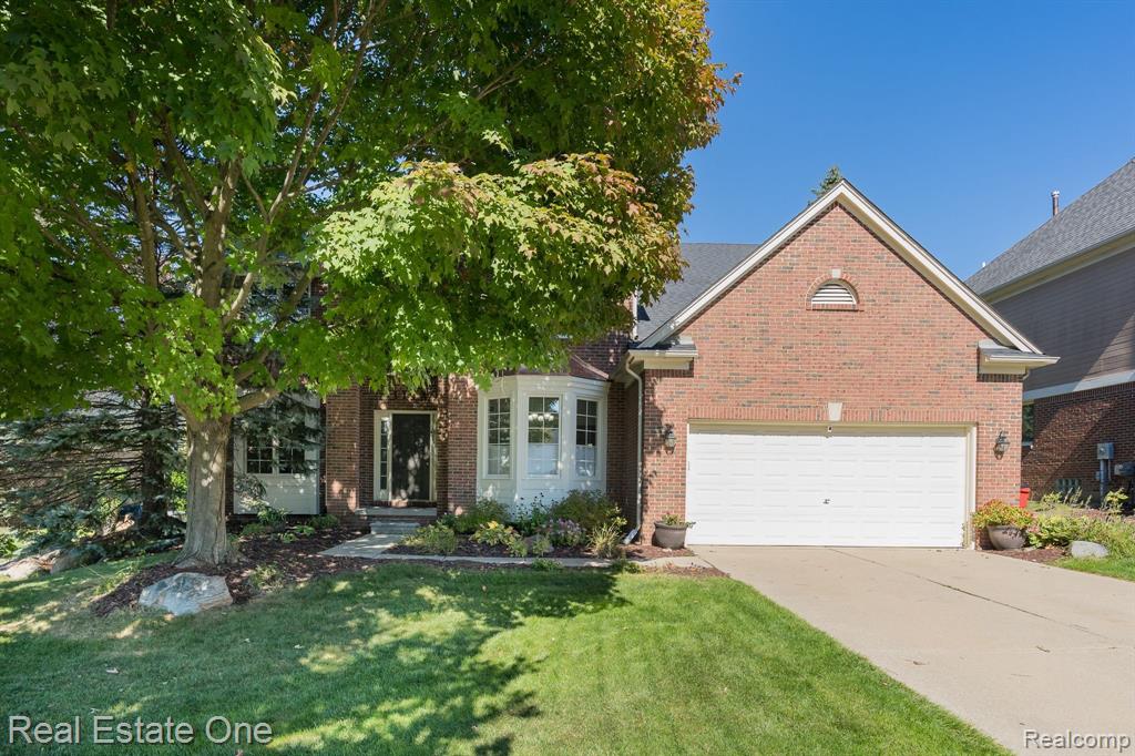 1143 Waycroft, Rochester, MI 48306