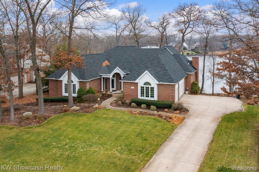 3251 GOVERNORS, Commerce Twp, MI 48382