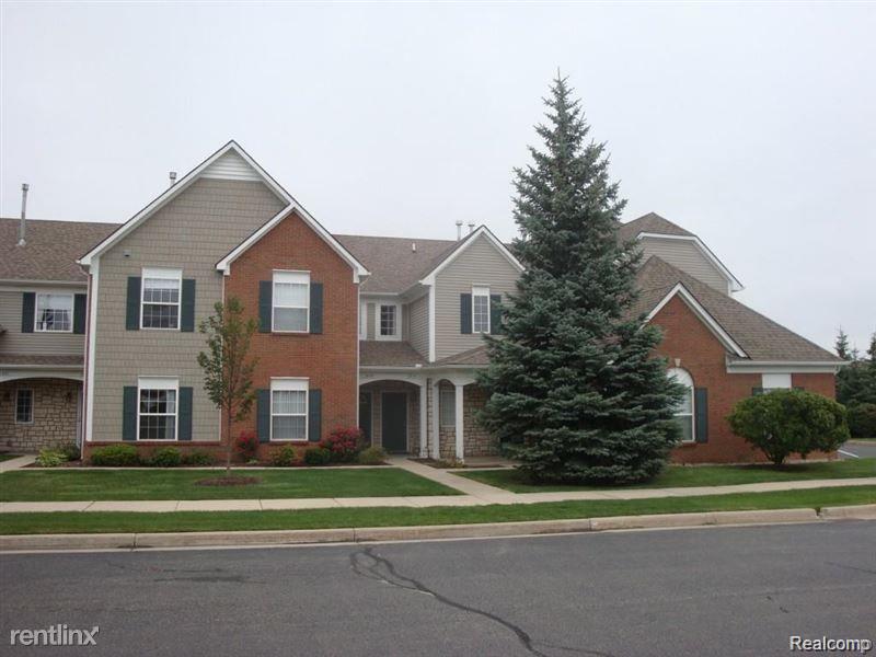 Beautiful 2 bedroom, 2 bath condo with updates.