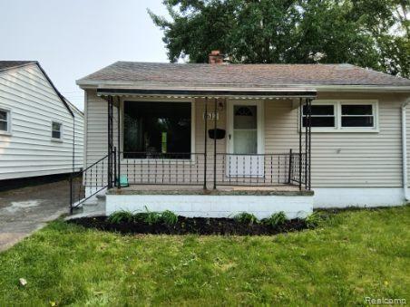EXTREMELY CHARMING & COMFORTABLE Bungalow w/Inviting Curb Appeal !! Newly Updated 2 Bedroom & 1 Bath Home. Newly Updated Kitchen Cabinets w/Undermount SS Sink, Granite Counters, Subway Tile Back Splash, SS Appliances. Cozy Living Room, Nicely Sized Bedrooms, Amazing Updated Full Bathroom, Laundry Area, Freshly Painted Throughout, Back Yard Perfect for Entertaining or Relaxing. Conveniently Located & Minutes to Downtown Detroit, I-75, I-696, Shopping, Dining & Entertainment. Ready to Move-In !!