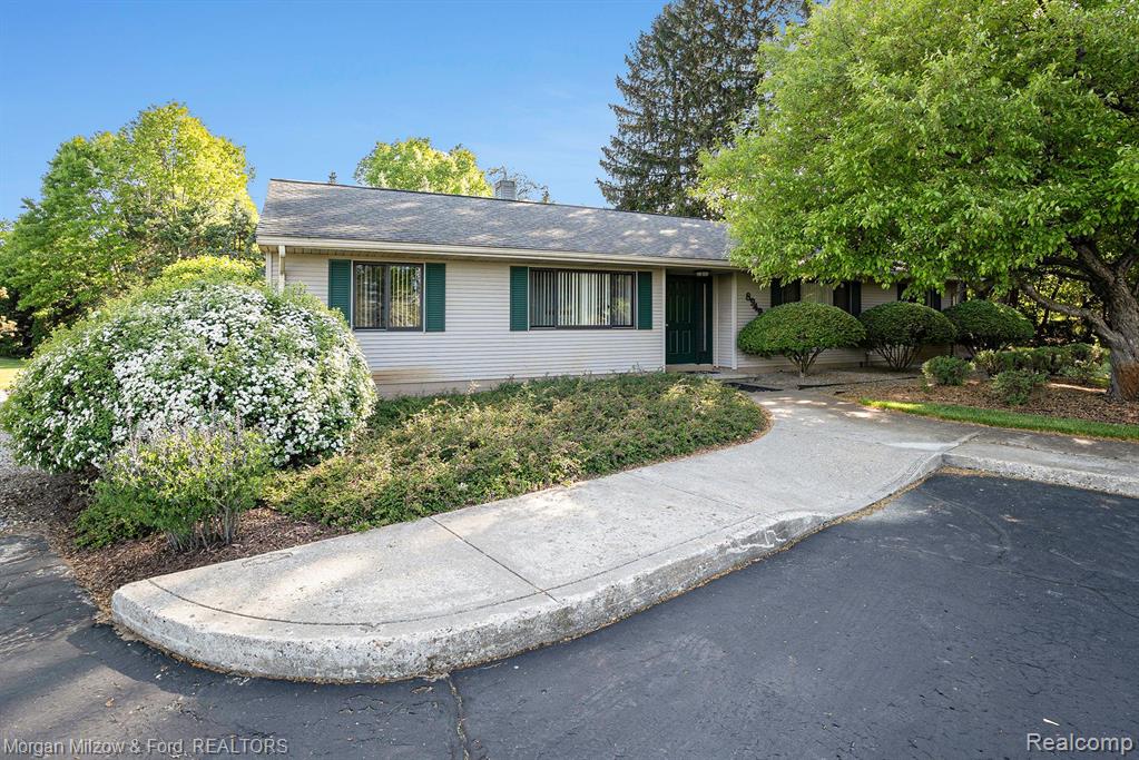 8949 DIXIE, Clarkston, MI 48346