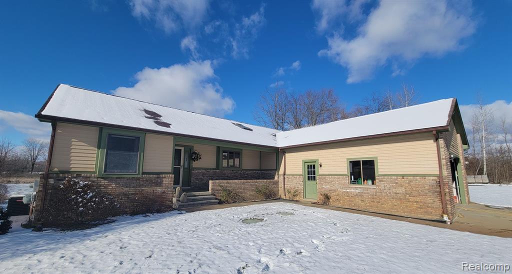 LAKEFRONT RANCH CUSTOM CONTEMPORARY-CLASSIC BRICK! OVER 3000 SF OF THOUGHTFULLY DESIGNED ONE OWNER HOME IS PRISTINE AND MOVE IN READY! FINISHED LOWER LEVEL IS THE PERFECT IN-LAW OR GUEST SUITE WITH FULL KITCHEN & ADDITIONAL LIVING SPACE, FULL BATH & SAUNA, WALKOUT TO PATIO BBQ. AFTER A FUN FILLED DAY ENJOYING THE LAKE, FISHING, KAYAKING, GET COZY IN FRONT OF THE IMPRESSIVE FIREPLACE. OPEN FLOOR PLAN EASILY ACCOMMODATES LARGE GATHERINGS & HOLIDAY PARTIES WITH TWO FULL BATHS ENTRY LEVEL. HUGE SIDE ENTRY 2+ CAR GARAGE HAS EXTRA TALL CEILINGS , STAIRS FOR EASY ATTIC ACCESS, ROOM FOR ALL OF YOUR TOYS! CLOSE TO I-75, YET SECLUDED MAKES THIS HOME'S CONVENIENT LOCATION IDEAL. INCLUDED IN THIS MUST SEE BUILDER'S HOME: MASTER SUITE W/JACUZZI TUB, EXTRA-WIDE OAK TRIMMED STAIRCASE, SKYLIGHTS, VAULTED CEILINGS, FLEX ROOM/LIBRARY/OFFICE/DEN, EXTENSIVE DECKING, MASSIVE KITCHEN ISLAND, FINISHED WALK OUT BASEMENT TO COVERED PATIO. HEATED WORKSHOP WITH WATER AND ELECTRIC. ON DECK ENJOY THE SPACIOUS & BEAUTIFUL 180 VIEWS OF NATURE OVERLOOKING A PRIVATE BACKYARD, PERENNIALS, WILDFLOWERS & WILDLIFE. YOU WILL LOVE WHERE YOU LIVE! STROLL TO UPTOWN, DOWNTOWN OR MIDTOWN TO SHOP OR ENJOY MANY RESTAURANTS. SURROUNDED BY HUNDREDS OF ACRES OF PARKLAND, LAKES, NO NEED TO GO UP NORTH TO HIKE, HUNT, SKI OR RIDE A HORSE. THERE ARE MORE FUN THINGS TO DO THAN YOU HAVE TIME FOR, AN ABUNDANCE OF ACTIVITIES, CLUBS, ORGANIZATIONS. HOLLY MAINTAINS A SMALLTOWN LOOK, RESPECTFUL OF IT'S HISTORY WITH THE ADDITION OF MODERN AMENITIES, AWARD WINNING SCHOOLS, STATE OF THE ART LIBRARY, SERVICES. THIS MAIN STREET COMMUNITY HOSTS MANY EVENTS, CONCERTS DEFINING THIS WONDERFUL QUALITY OF LIFE. PLEASE SEE THE FLYOVER AND SCHEDULE YOUR SHOWING OF THIS PEACEFUL HOME NESTLED AT THE END OF A CUL DE SAC! More Photos & Comments To Come. All Information Should Be Verified By Purchaser.