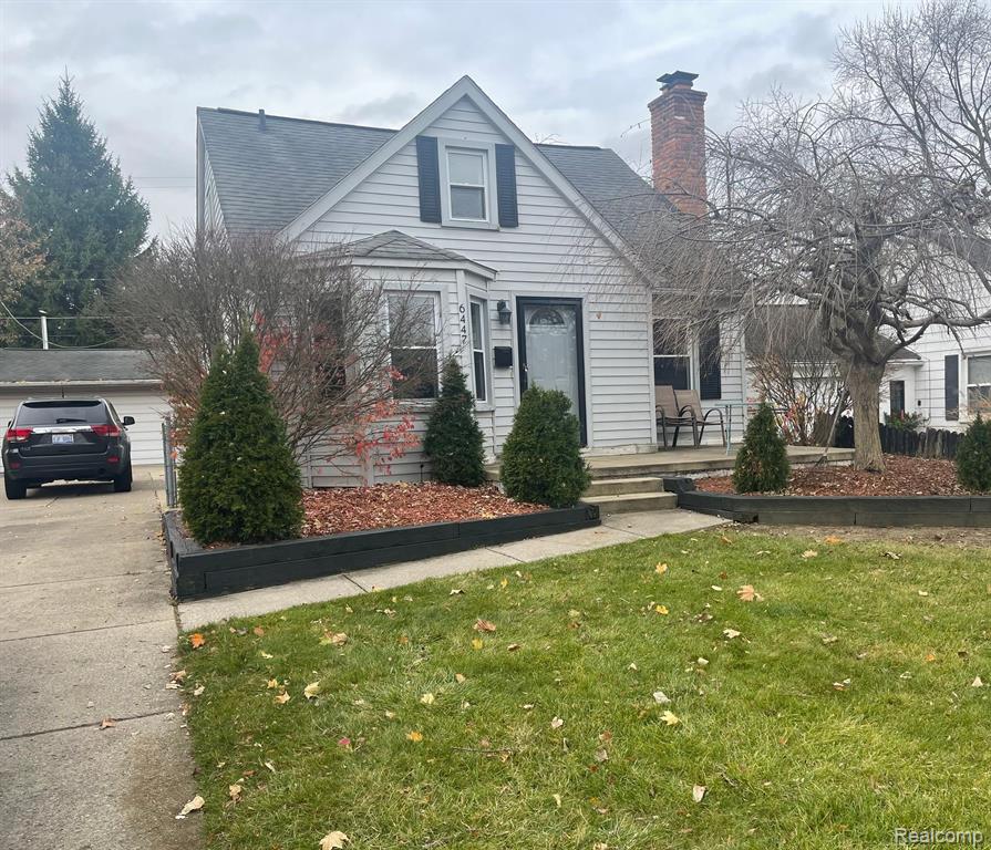 A nice 3 bedroom bungalow in a desirable Dearborn Heights area, featuring 2 car garage, large deck, living room with fireplace, dining room with bay window, nice sized kitchen & living room . Two bathroom, master bedroom with master bathroom and a walk-in closet. Very close to all schools and shopping centers donot wait come see it and make it your new home or new investment .