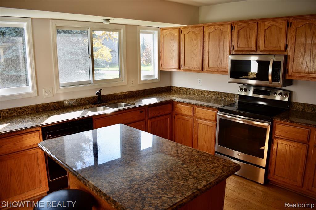 52465 Fawn Dr Macomb Mi 48042 Lucyham Com