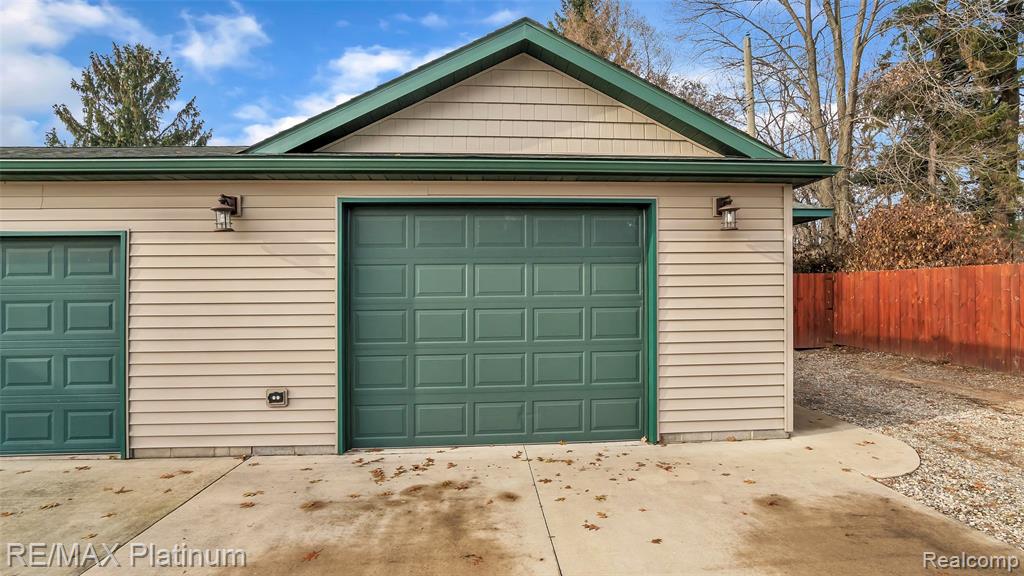 303 N Howell St Pinckney Mi 48169 Lucyham Com
