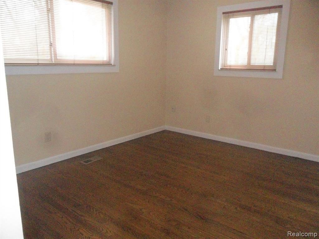 5621 Harding St Dearborn Heights Mi 48125 Myburrellhome Com