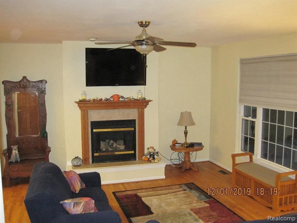 13420 Iroquois Woods Dr Fenton Mi 48430 Hg Realtor Com