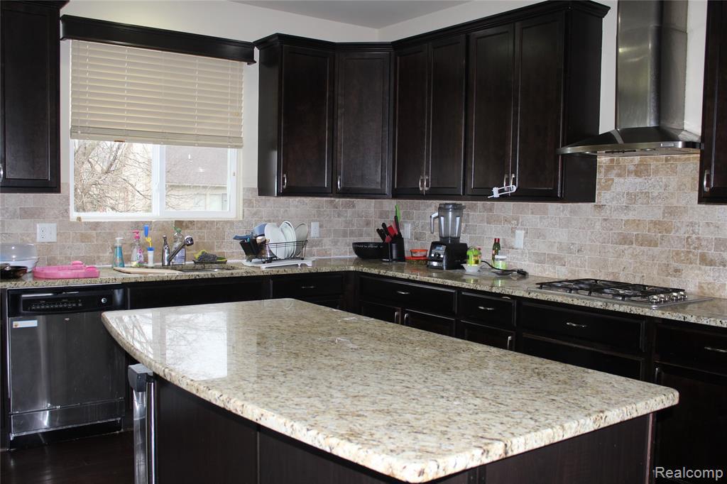 1970 Long Meadow Dr Sterling Heights Mi 48314 Hg Realtor Com