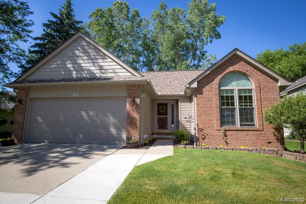 1421 Crystal Ln Waterford Mi 48327 2973 Mls 40065512 Rooms