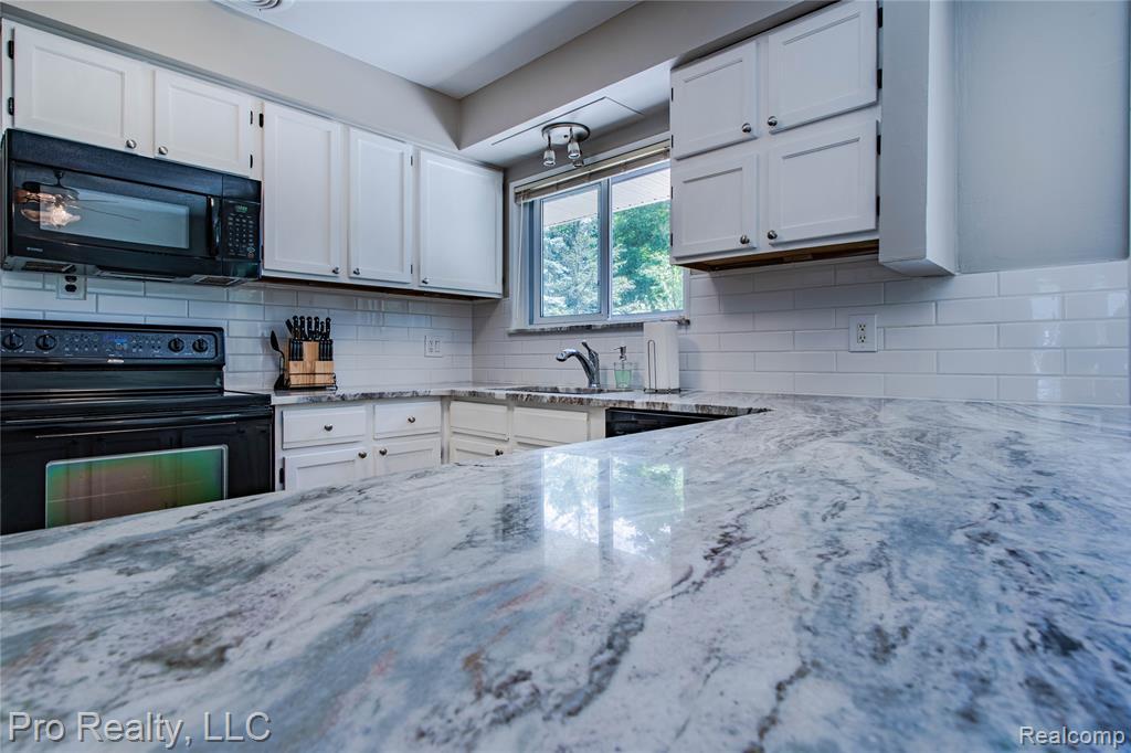 23764 E LE BOST, NOVI, MI 48375 - AAAMCNAMARAPROPERTIES.COM