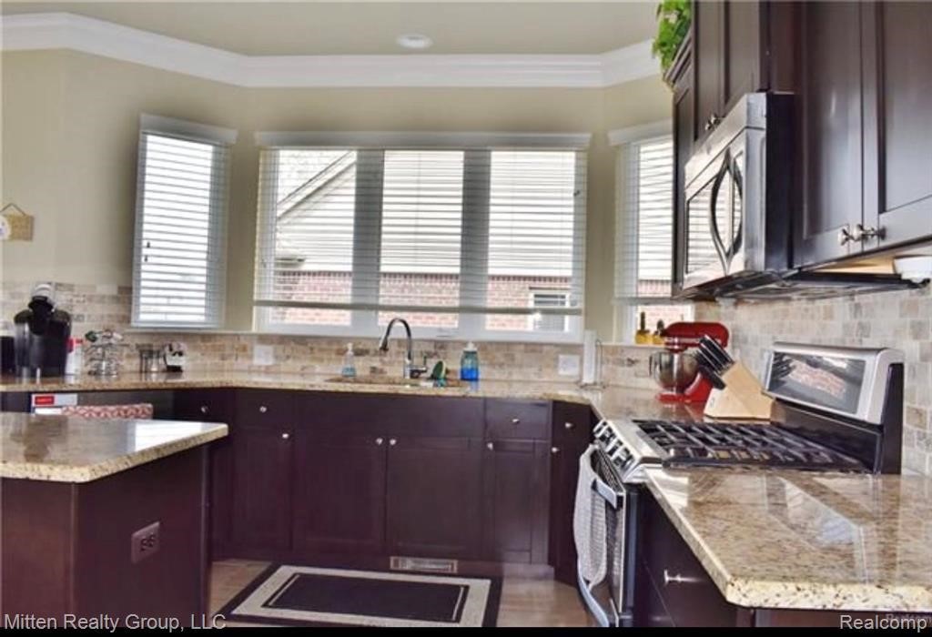 21871 Goldenwillow Dr Macomb Mi 48044 Lucyham Com