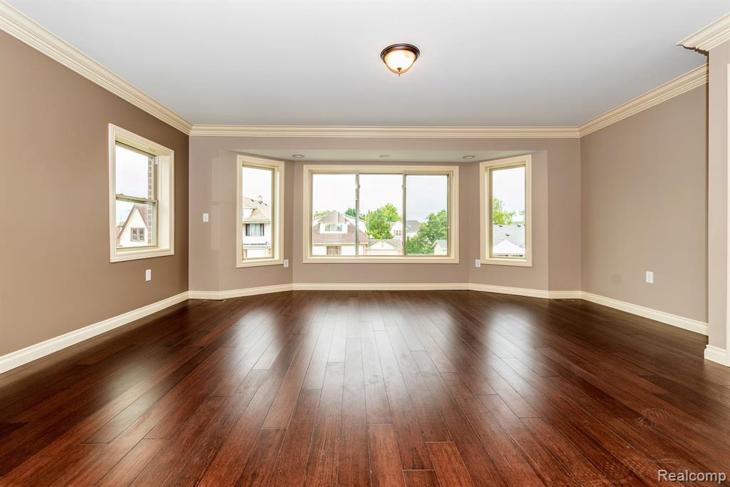 5245 HORGER, Dearborn, MI 48126 - AMERICANASSOCIATES.COM