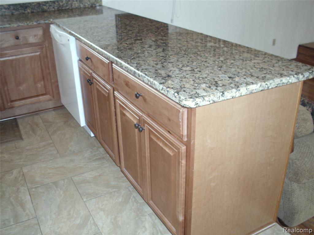 2126 Denise Dr Sterling Heights Mi 48310 3565 Mls 21656909