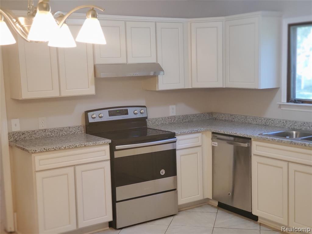 1408 Dye Meadow Ln Flint Mi 48532 Homessoldbydonna Com