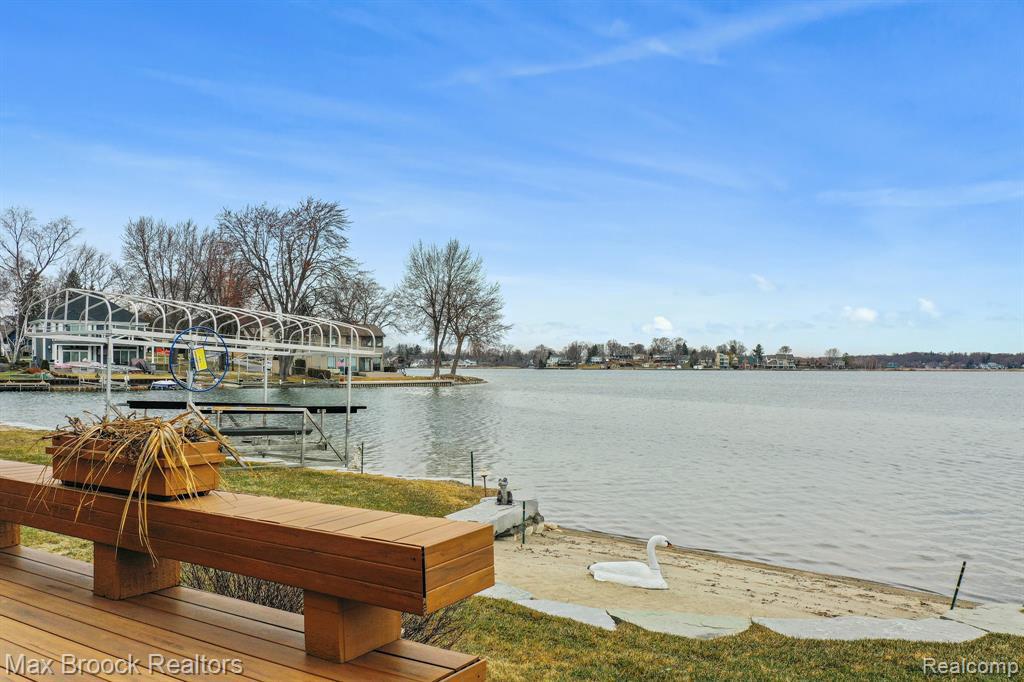 1603 MADDY LN, KEEGO HARBOR, MI 48320