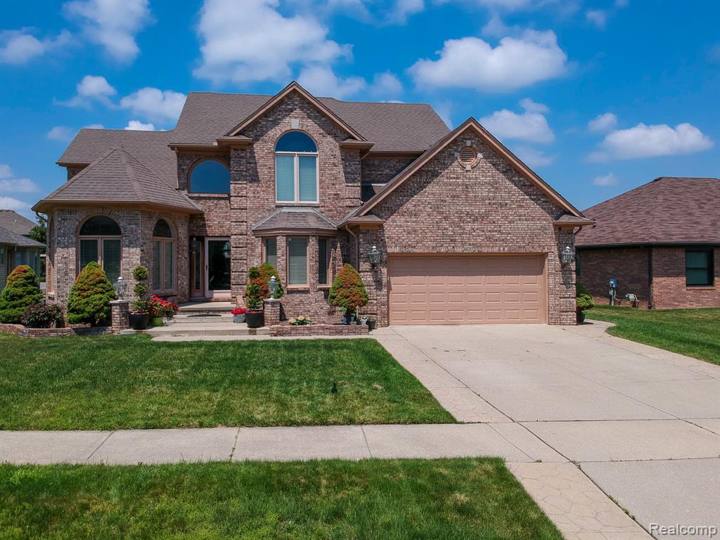 MI Homes for Sale in 48044