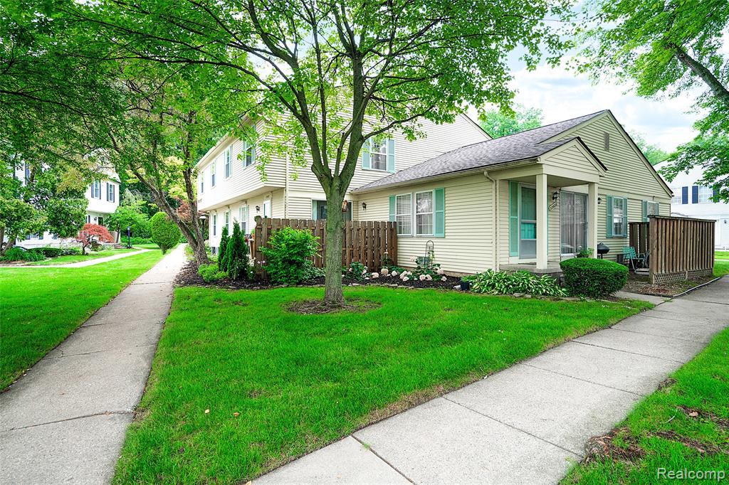 Chesterfield MI Homes for Sale in 48047