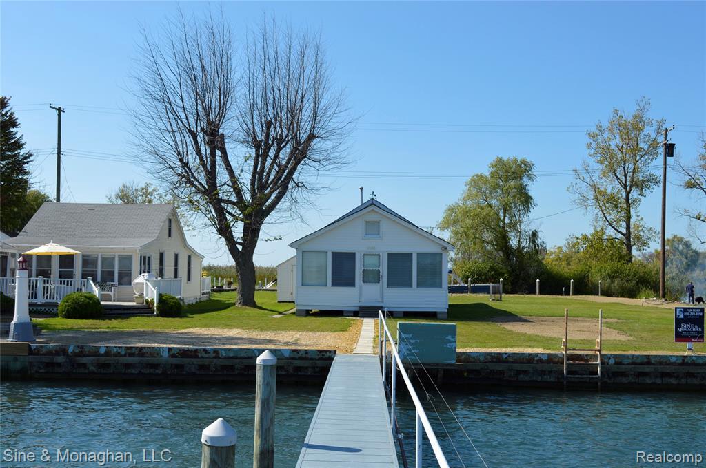 Homes for Sale on Lake St Clair