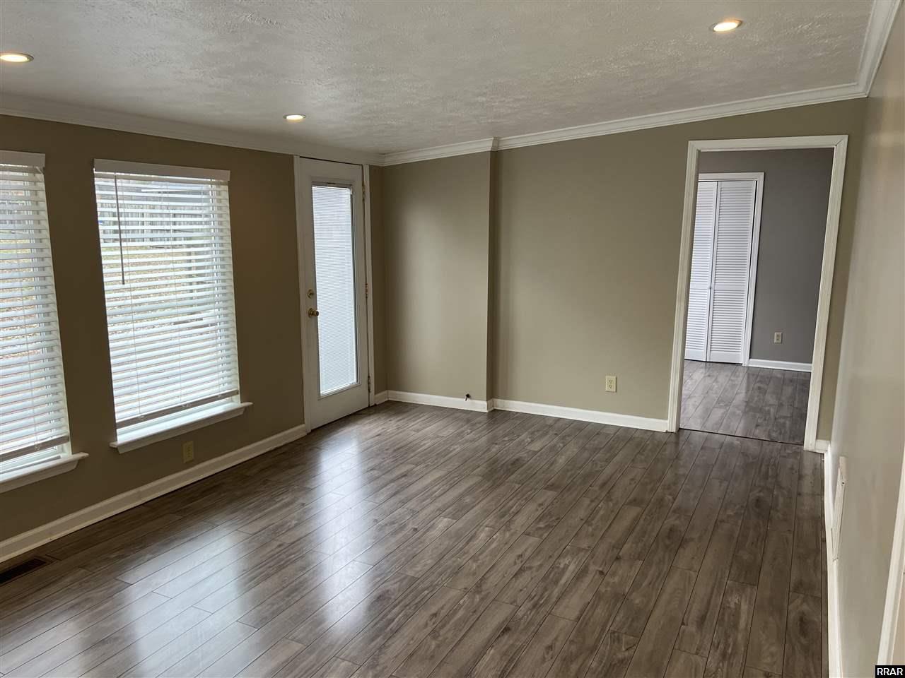 2111 Valley Drive