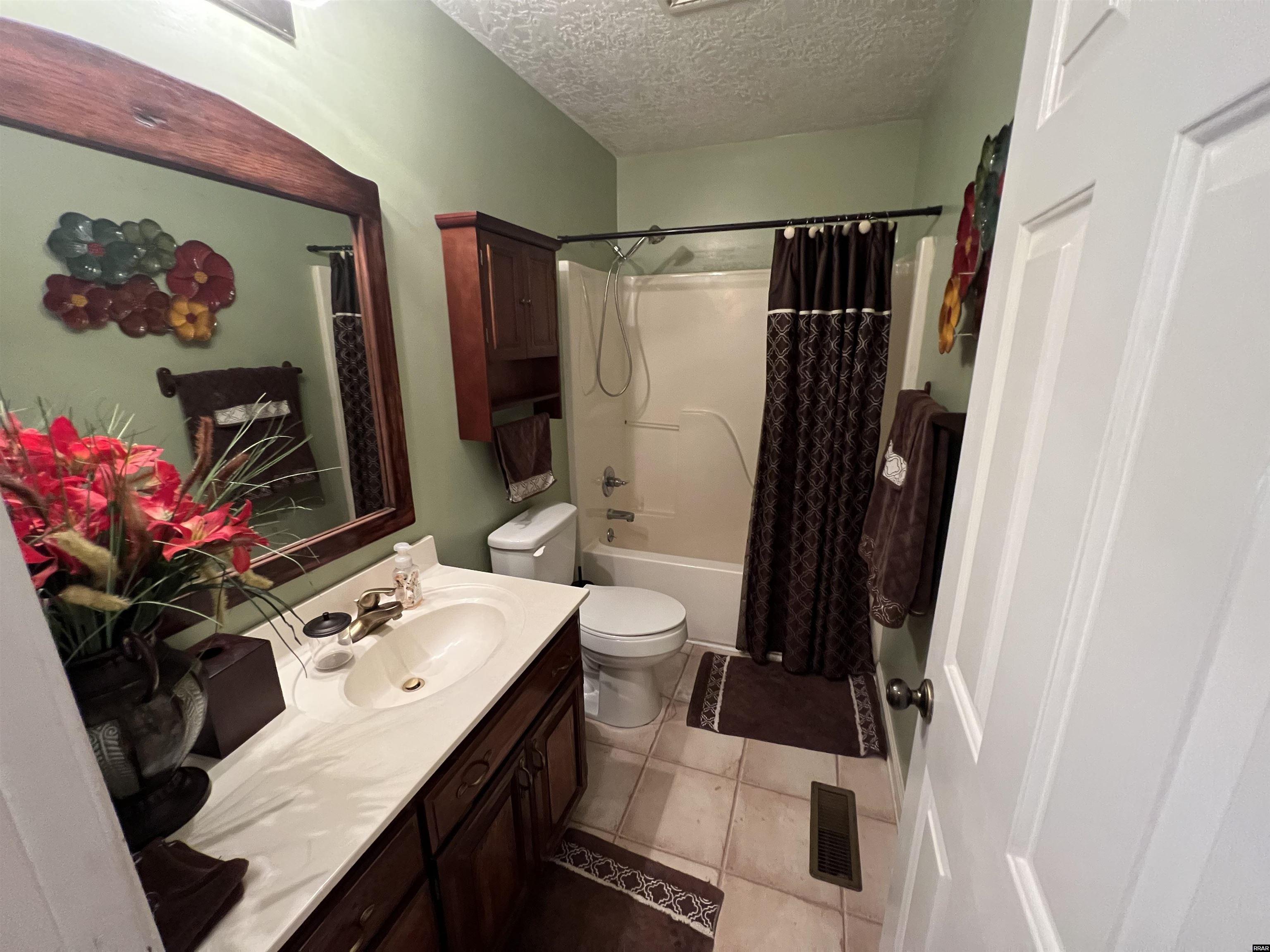 1115 Honeysuckle Lane