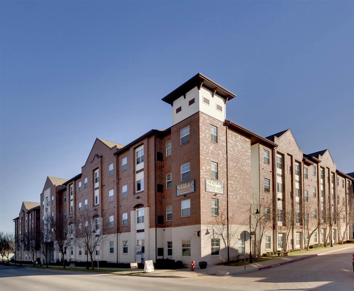 251 W Miller #204