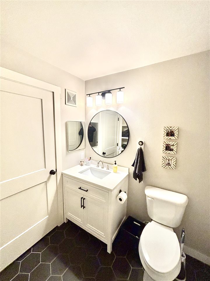 251 W Miller #204