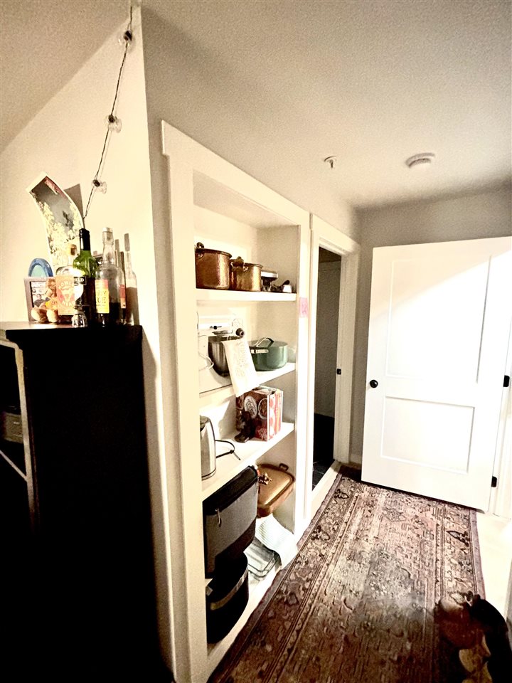251 W Miller #204