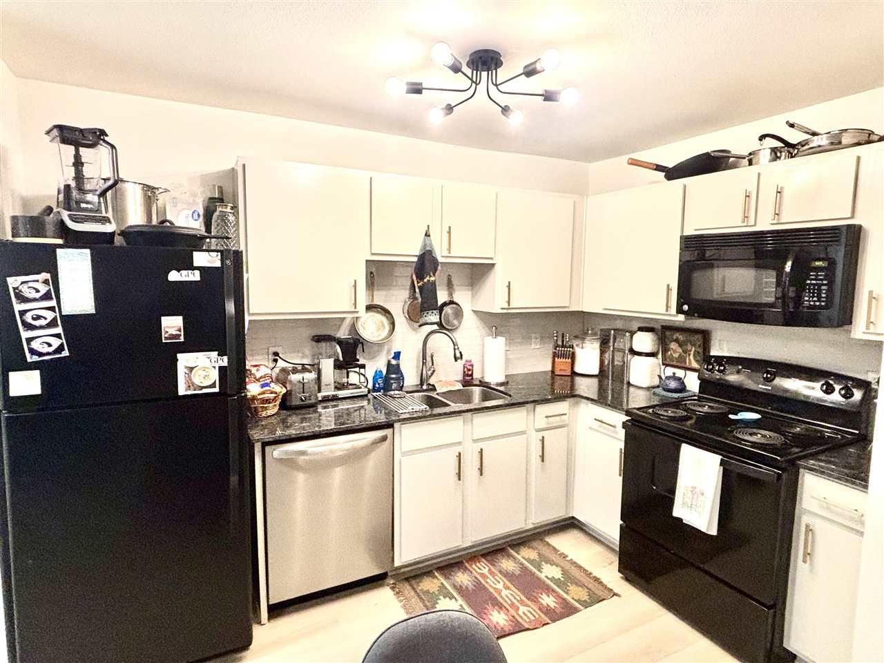 251 W Miller #204