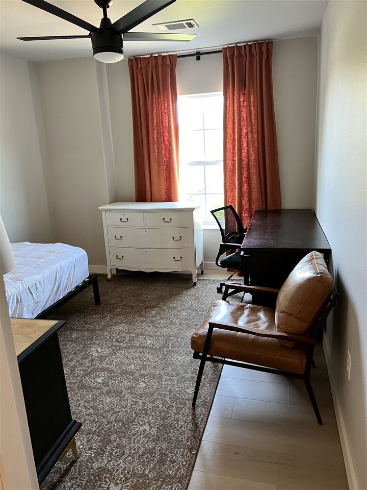 251 W Miller #204