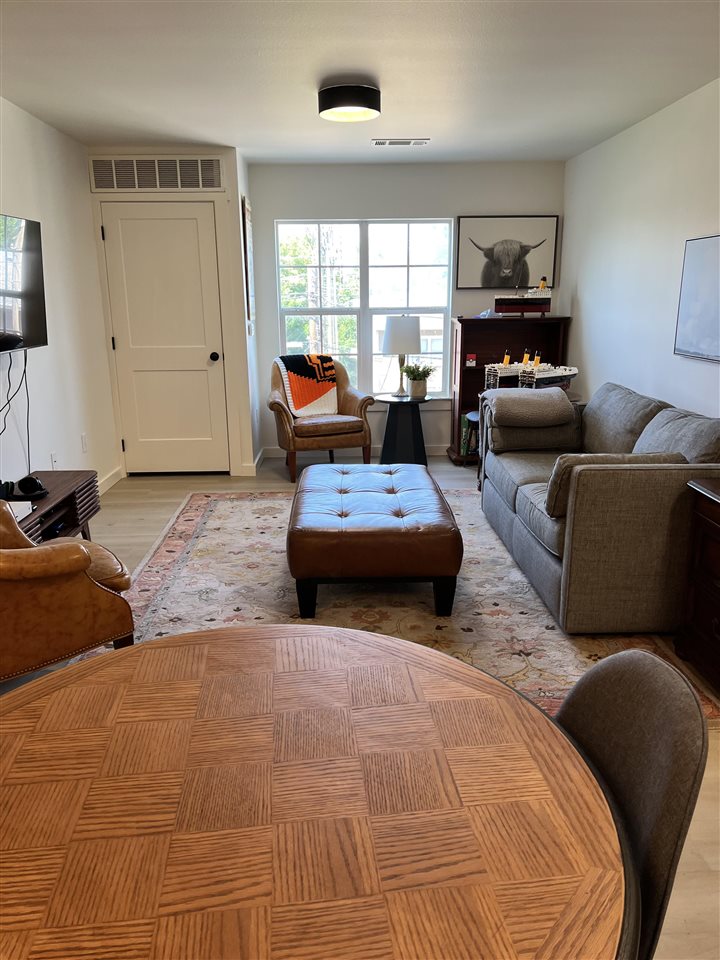 251 W Miller #204
