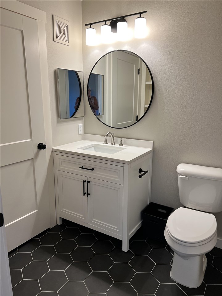 251 W Miller #204