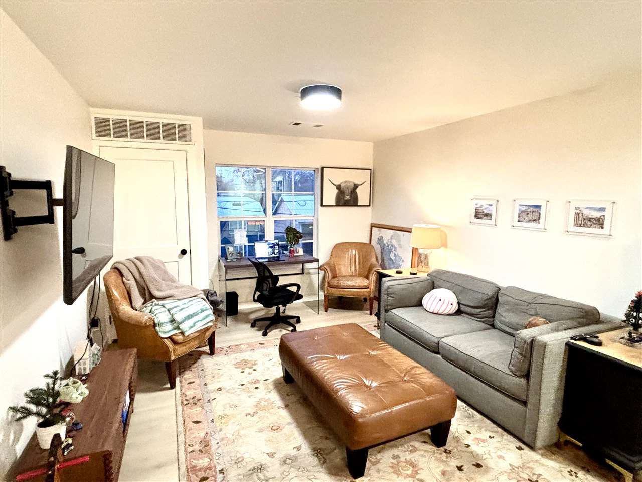 251 W Miller #204