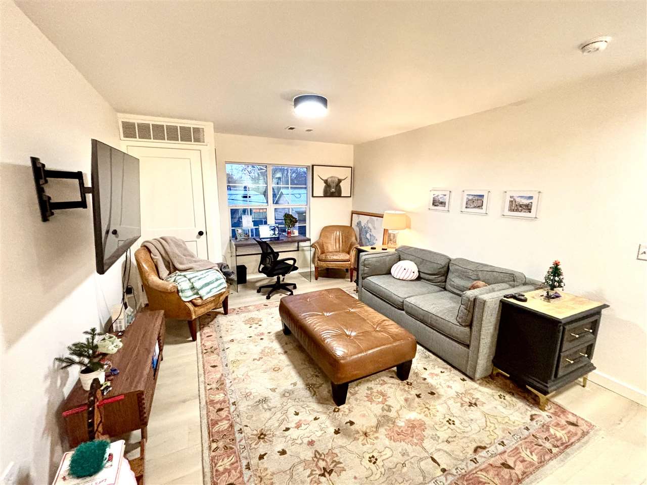 251 W Miller #204