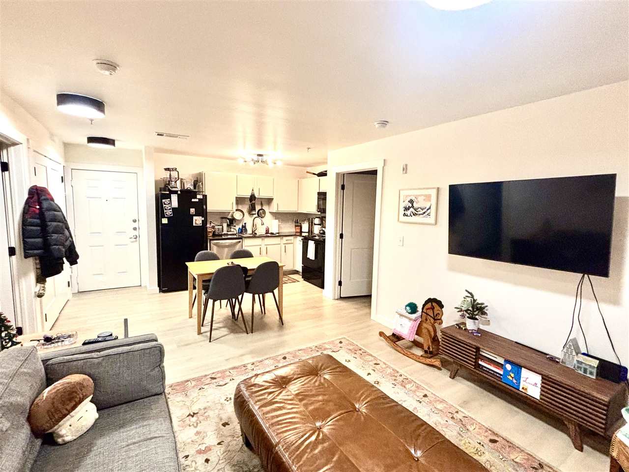 251 W Miller #204