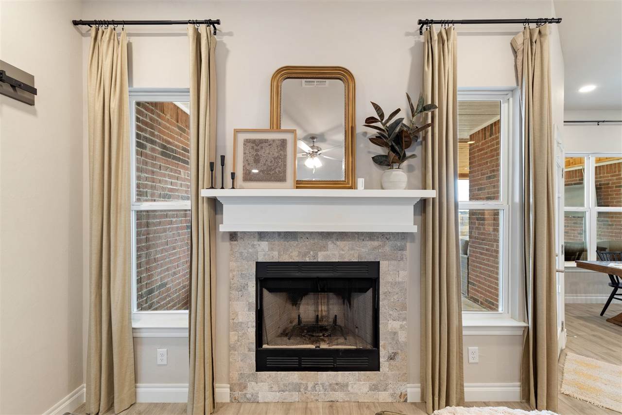 1807 W Forest Ridge