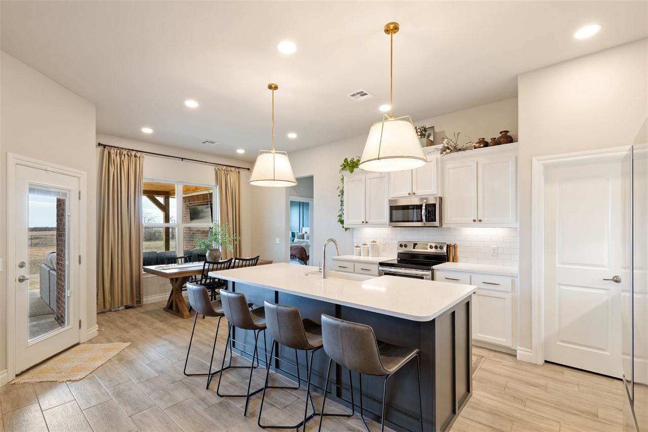 1807 W Forest Ridge
