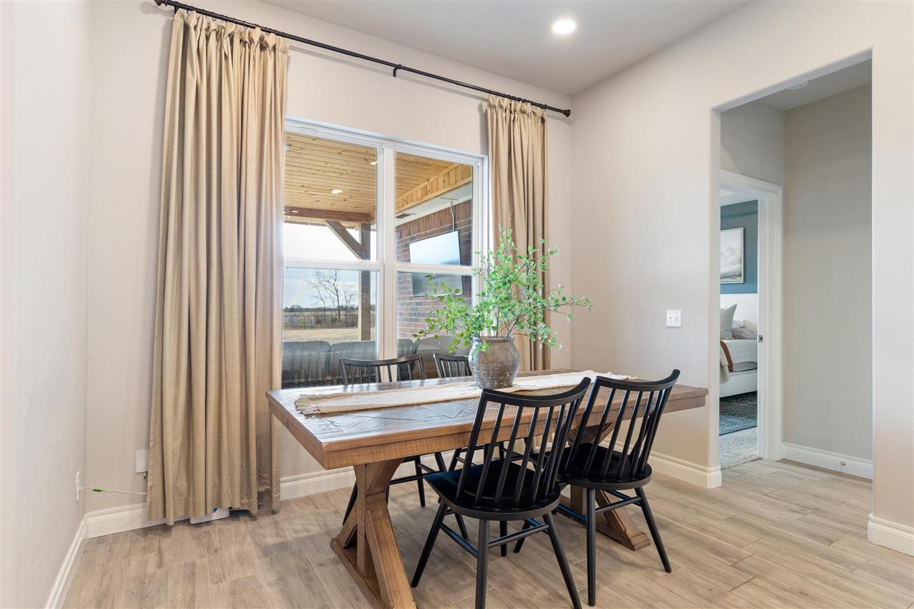 1807 W Forest Ridge