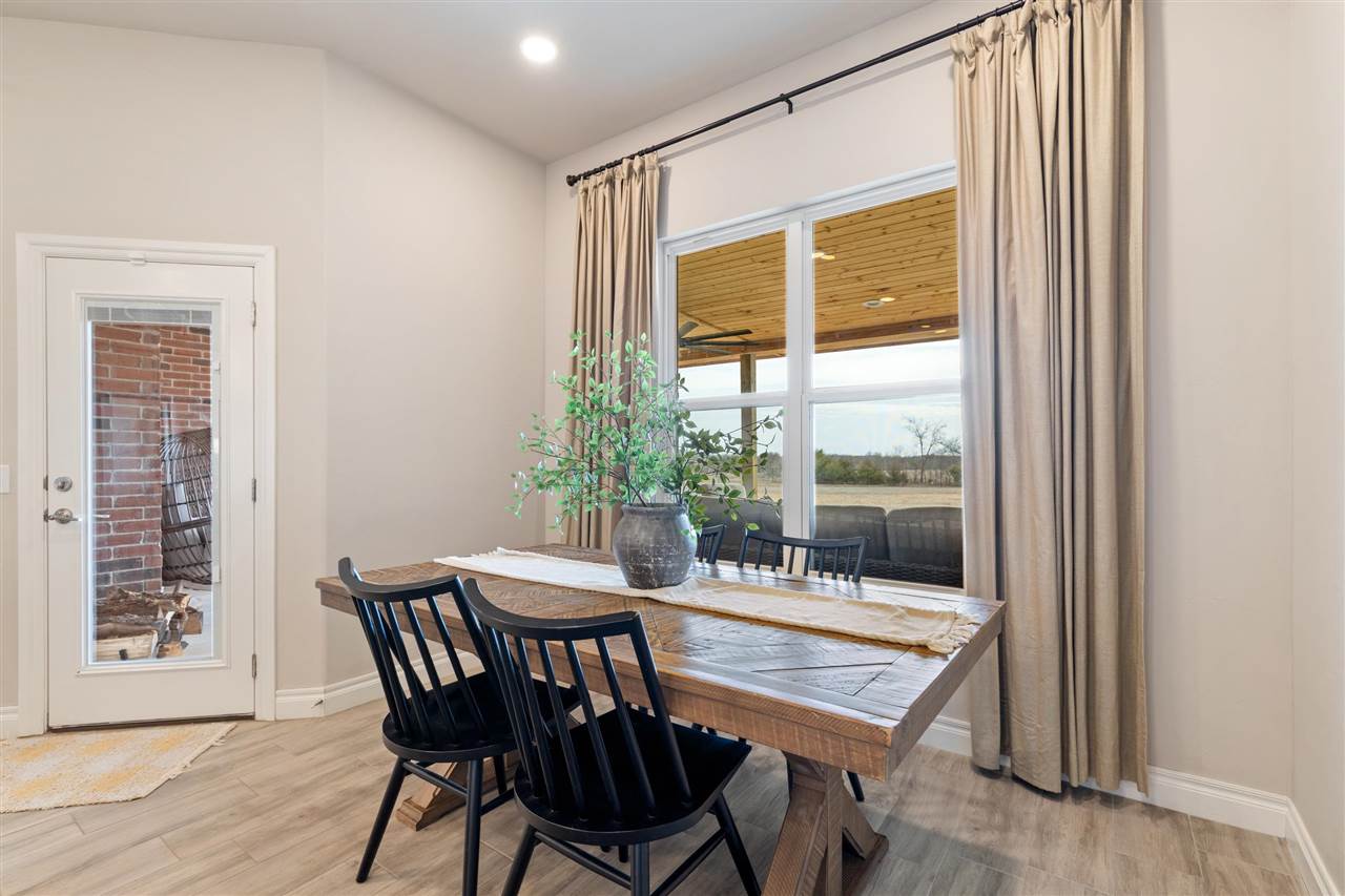 1807 W Forest Ridge