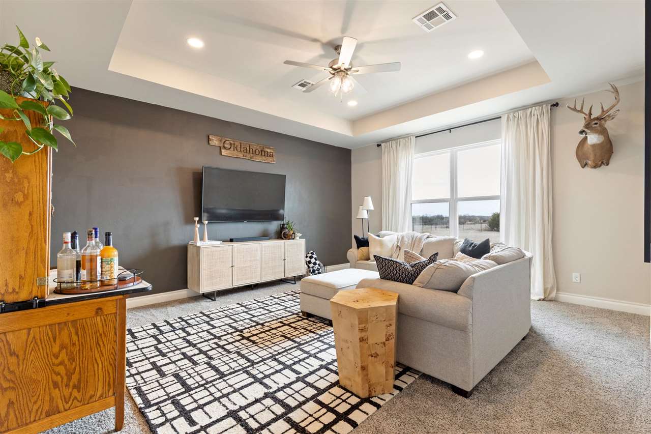 1807 W Forest Ridge