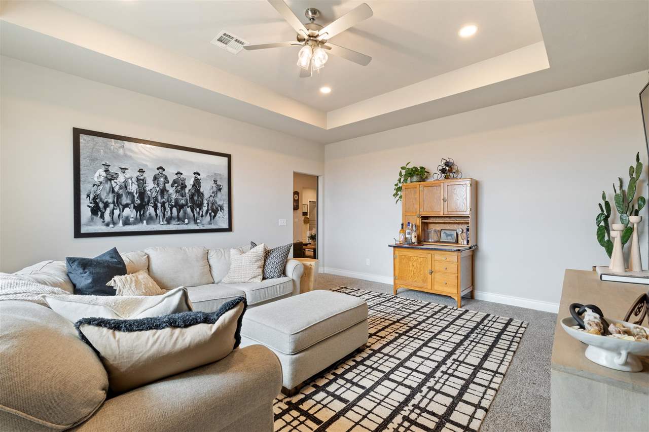 1807 W Forest Ridge