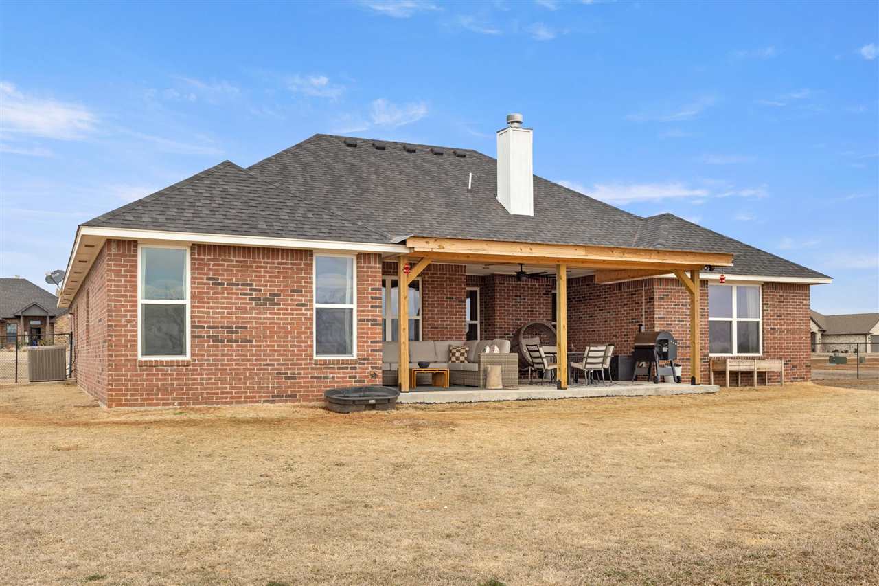 1807 W Forest Ridge