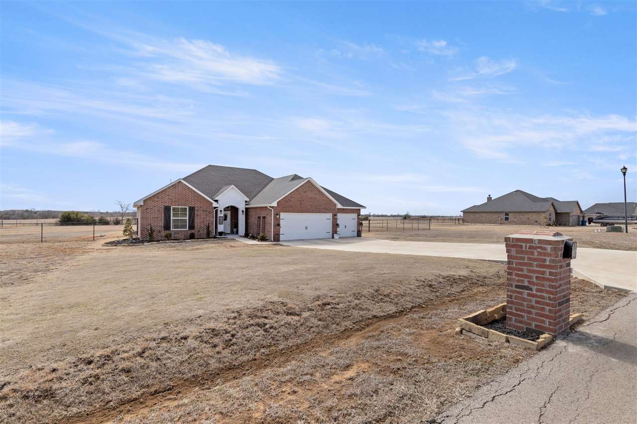 1807 W Forest Ridge