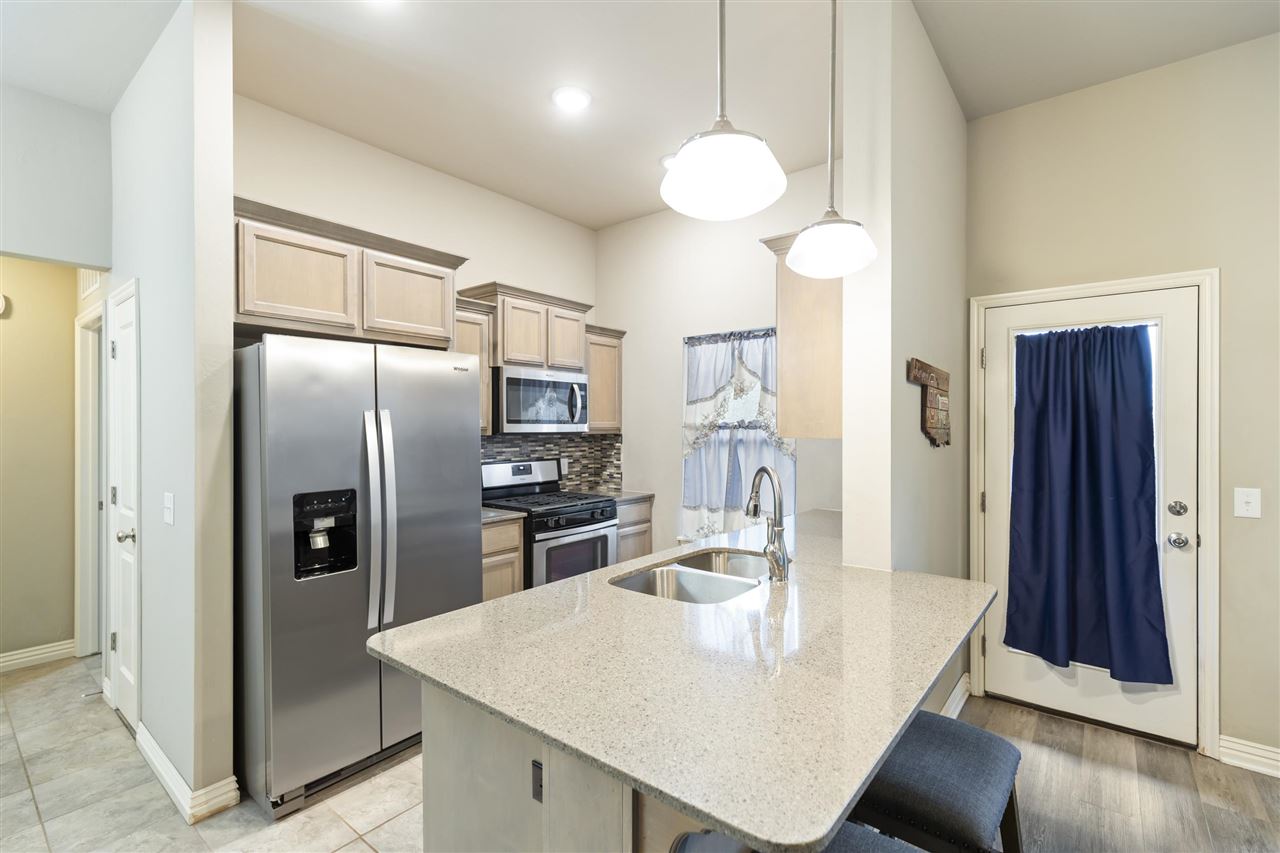 1126 S Chandler