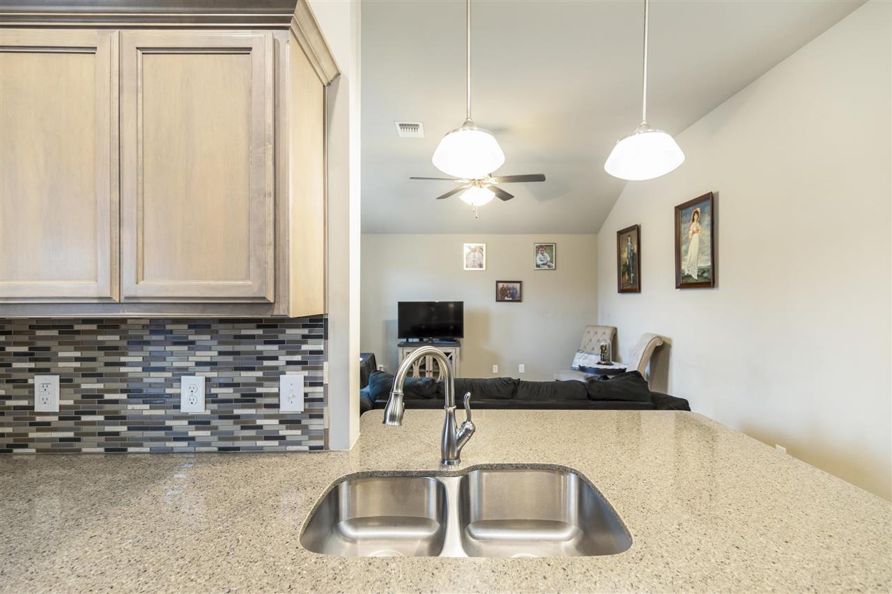1126 S Chandler