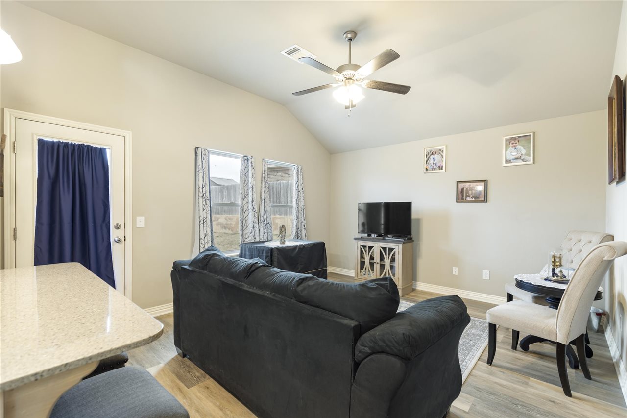 1126 S Chandler