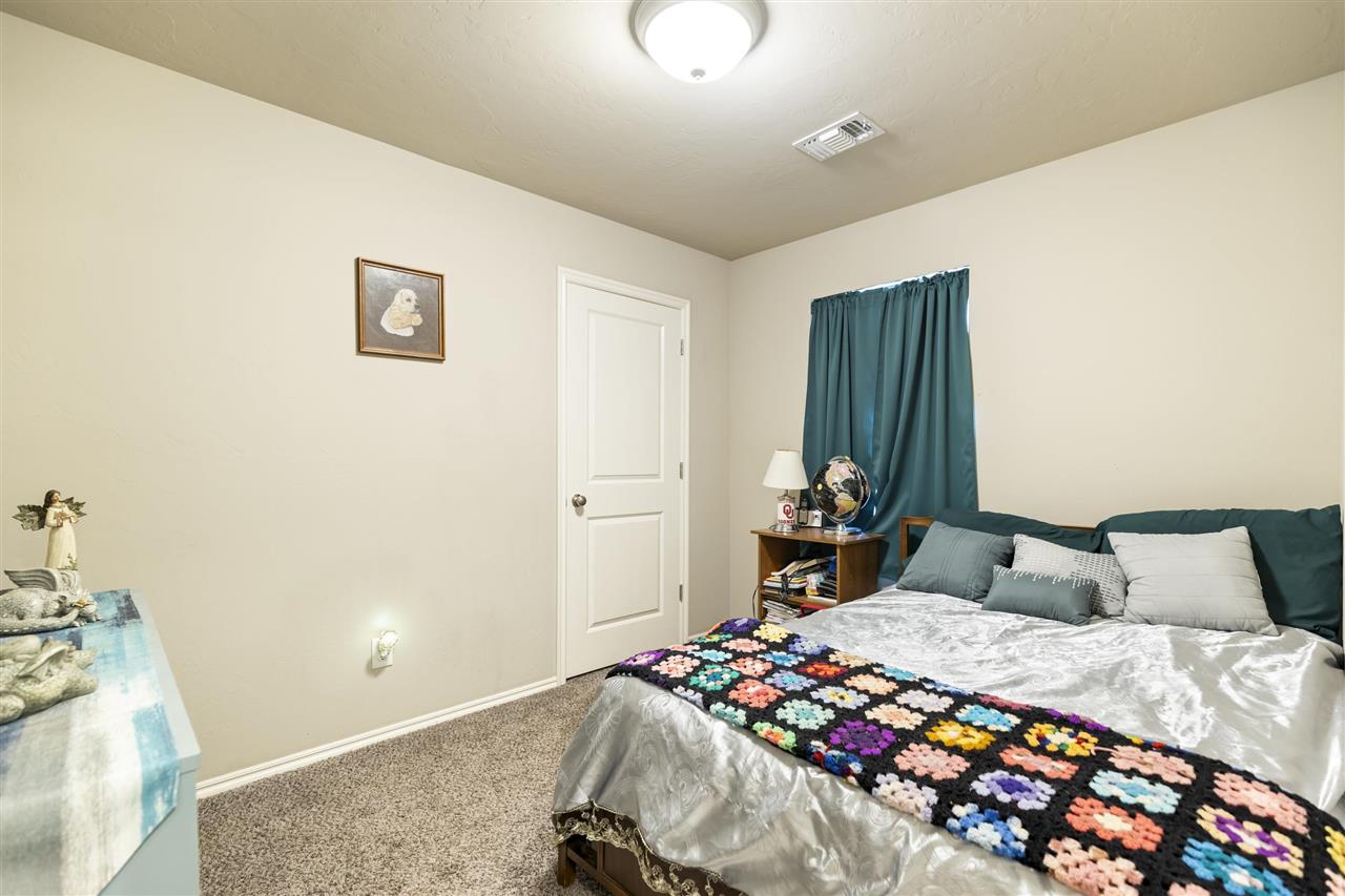 1126 S Chandler