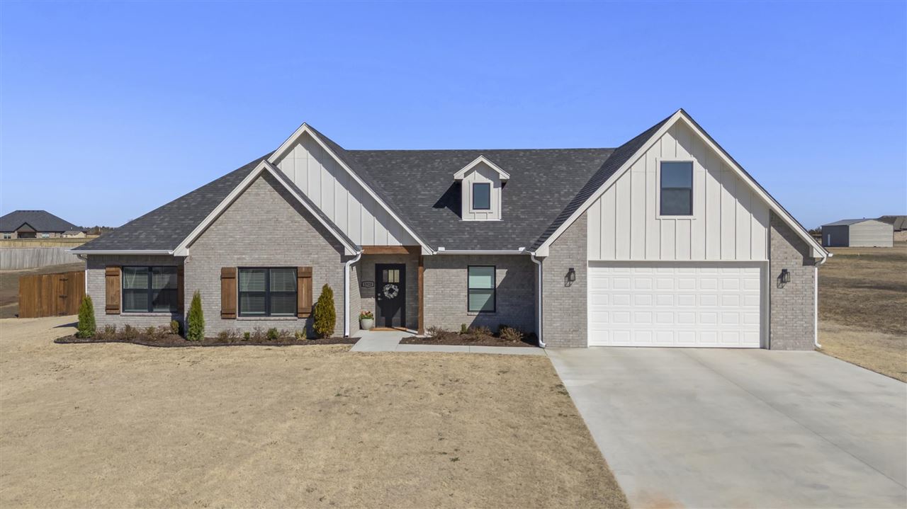 1920 W Forest Ridge