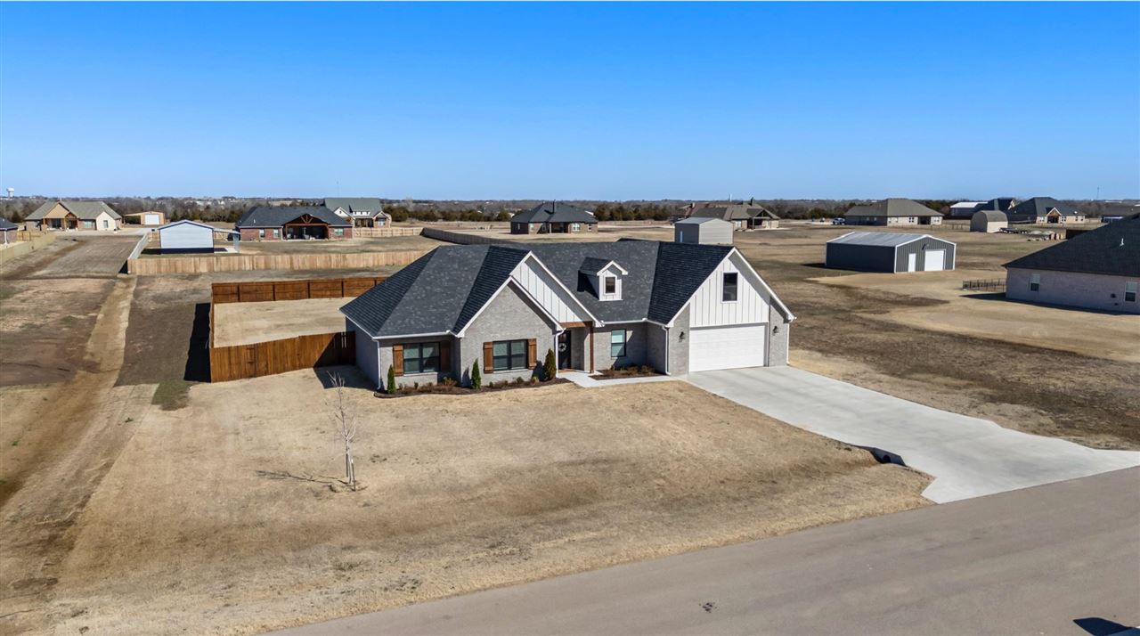 1920 W Forest Ridge