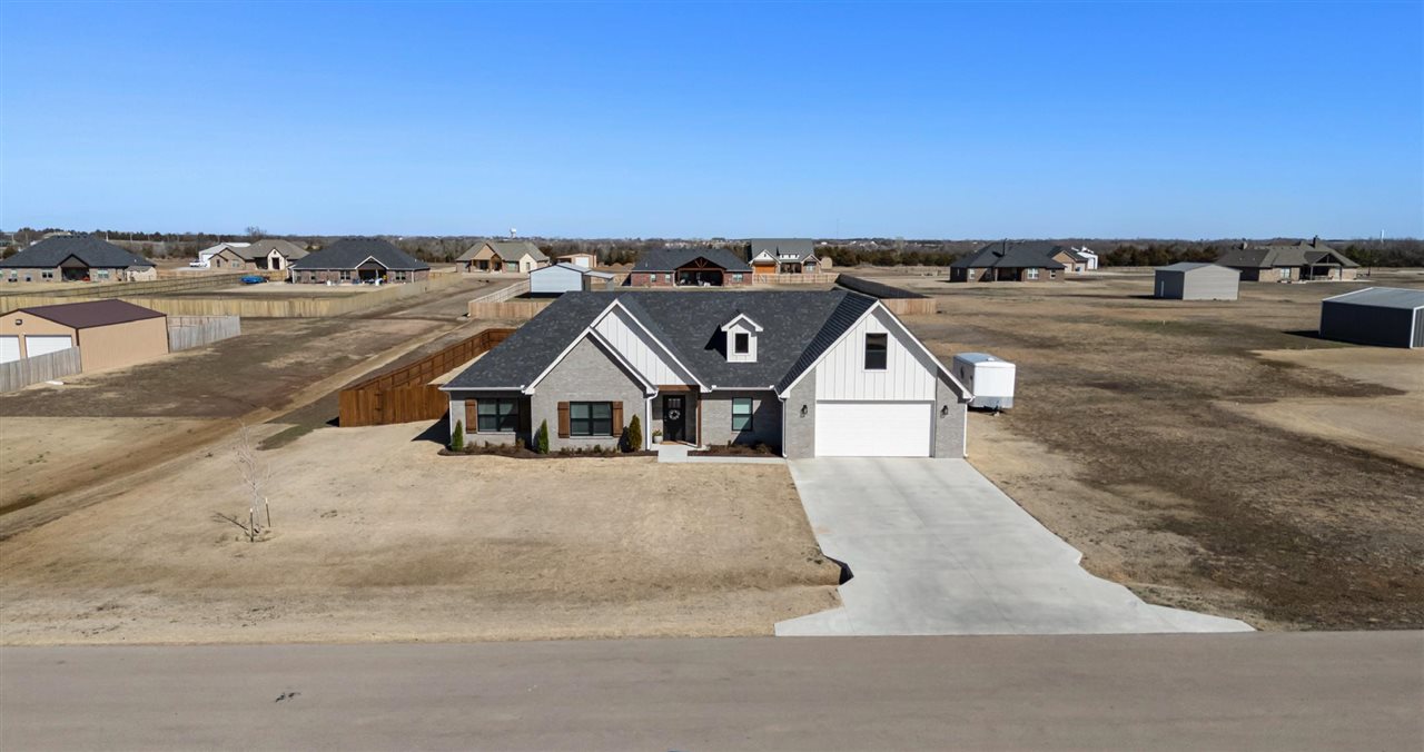 1920 W Forest Ridge